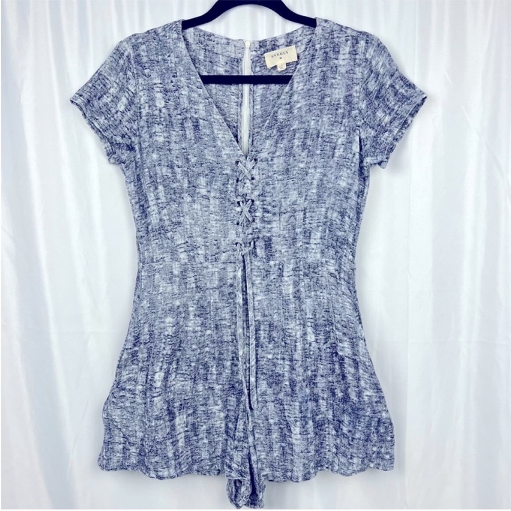 Everly Blue front lace up Romper. EUC